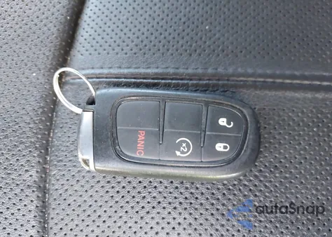 2018 Ram 1500 Laramie 4X4 5'7 Box z USA, uszkodzony, nr VIN 1C6RR7NTXJS213625